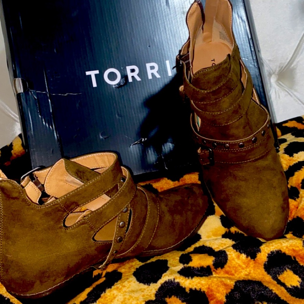 Hunter green booties size 11